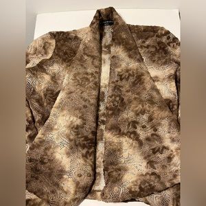 Cardigan  in lace, nice ombré color .